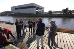 Afroeicommissie legt uit.jpg